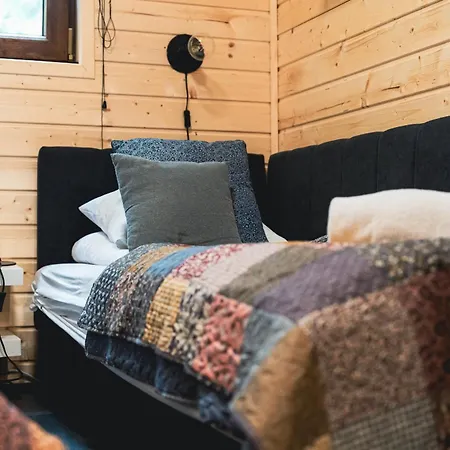 Pan Modrzew - Ogrodzony Teren Pet Friendly Alpstuga Zachelmie (Jelenia Gora)