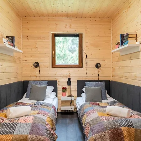 Pan Modrzew - Ogrodzony Teren Pet Friendly Alpstuga Zachelmie (Jelenia Gora)